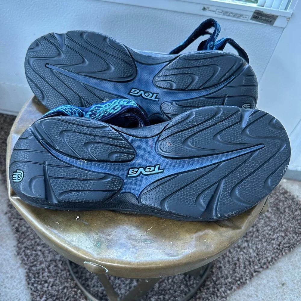 Teva Comfortable Hiking Sandal - Picture 5 of 6